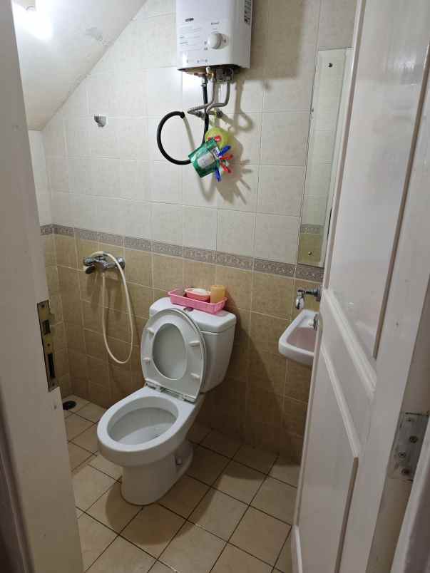 dijual villa kota bunga stockholm