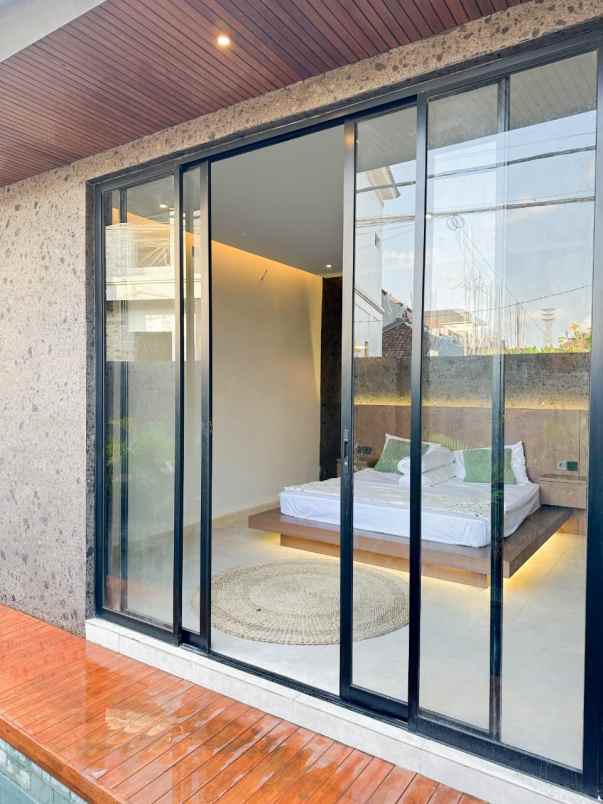 dijual villa lokasi dekat raya canggu dekat ke berawa