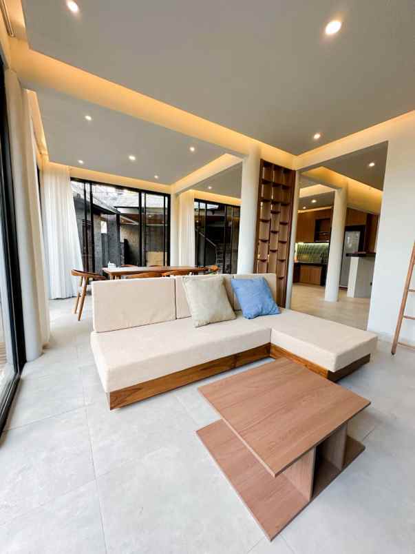 dijual villa lokasi dekat raya canggu dekat ke berawa