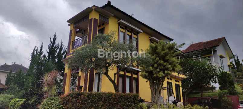 dijual villa villa agrowisata
