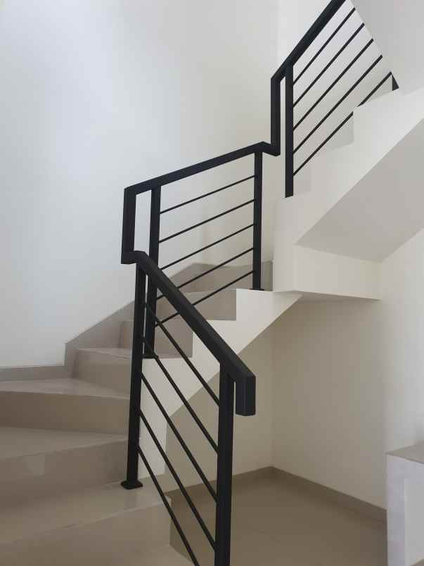 disewakan ruko evergreen suvarna sutera tangerang