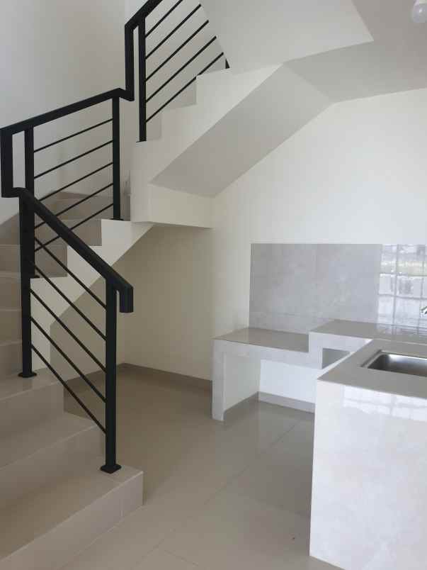 disewakan ruko evergreen suvarna sutera tangerang