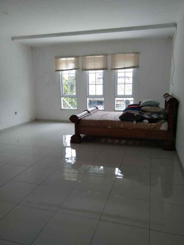 disewakan ruko gudang kantor arcamanik endah