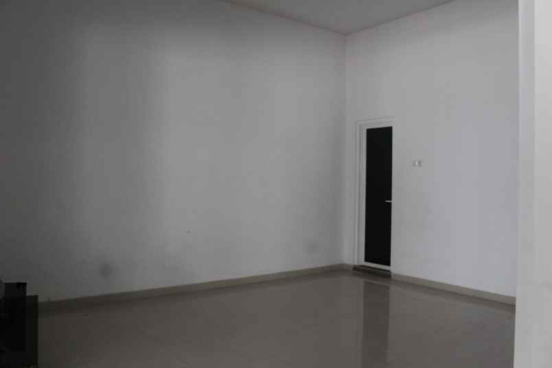 disewakan ruko gudang kantor kel jajag kec gambiran kab