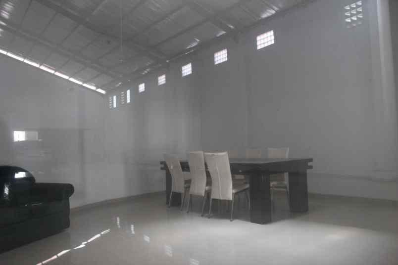 disewakan ruko gudang kantor kel jajag kec gambiran kab