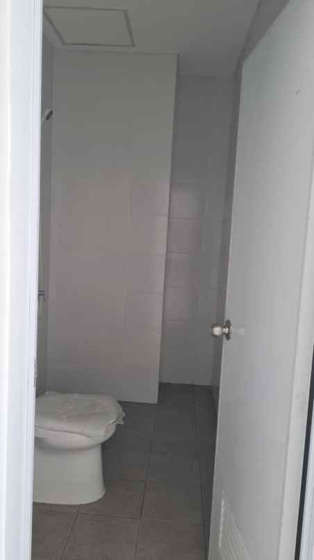 disewakan ruko gudang kantor pergudangan akr land gem