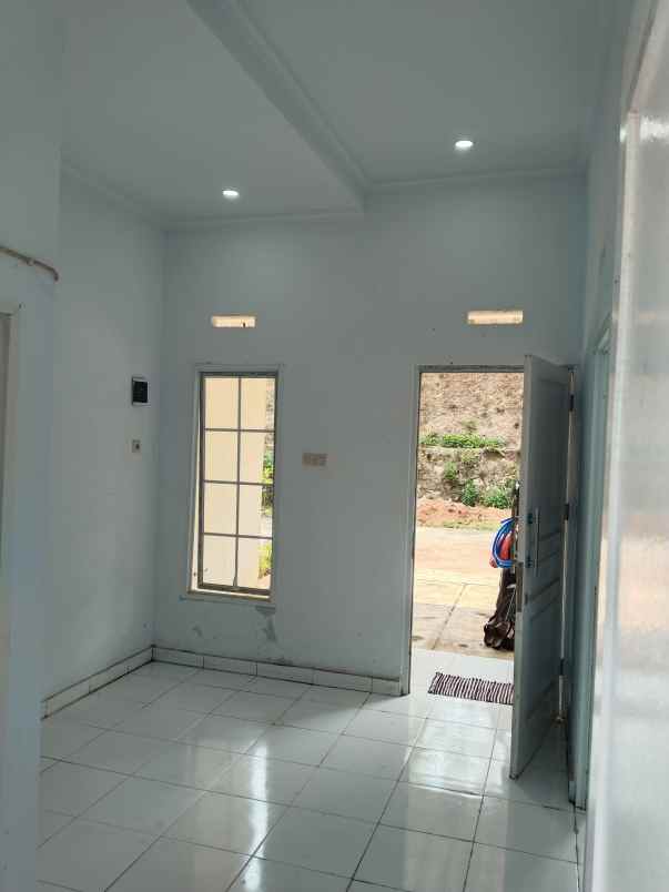 disewakan rumah cantik minimalis