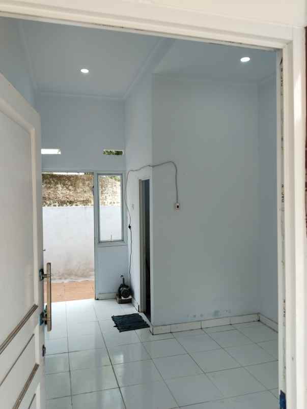 disewakan rumah cantik minimalis