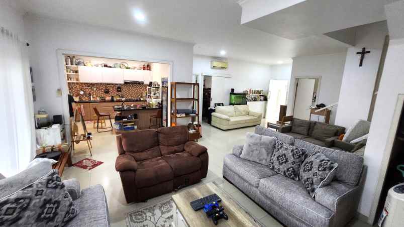 disewakan rumah cluster zebina jgc jakarta