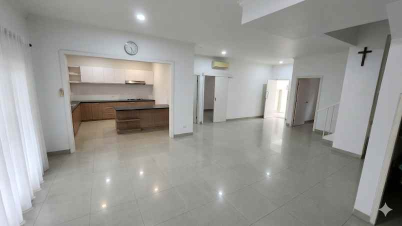 disewakan rumah cluster zebina jgc jakarta