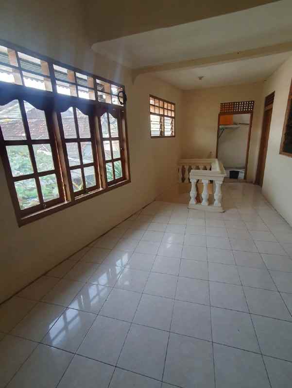 disewakan rumah gubeng