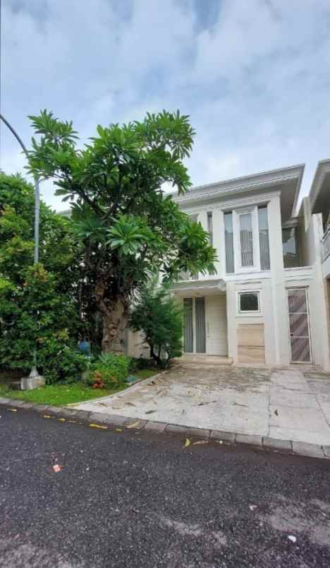 disewakan rumah pakuwon city