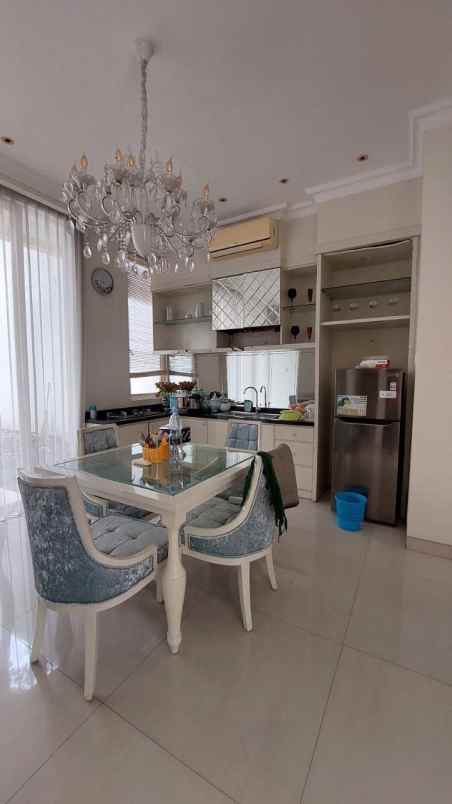 disewakan rumah pakuwon city