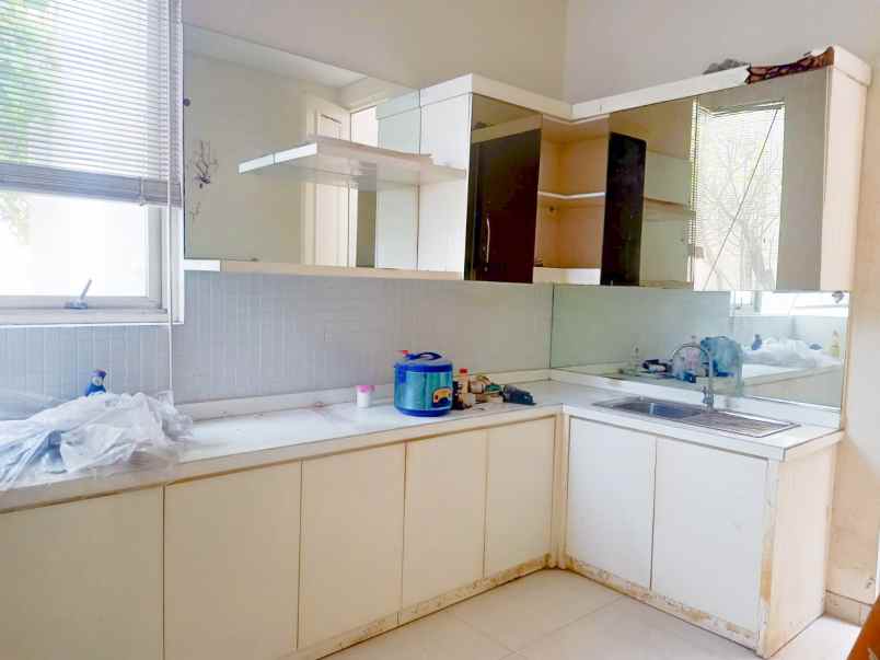 disewakan rumah palm beach pakuwon city