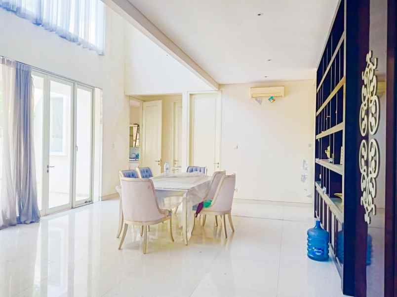 disewakan rumah palm beach pakuwon city