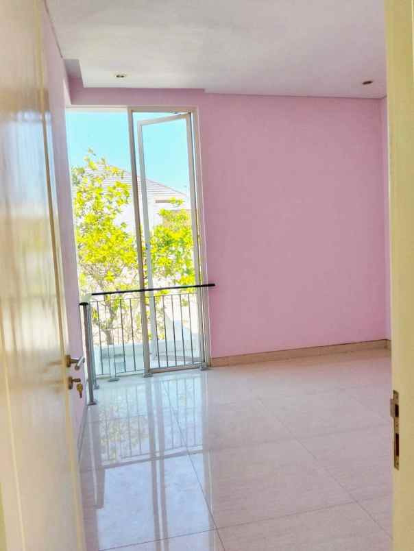 disewakan rumah palm beach pakuwon city