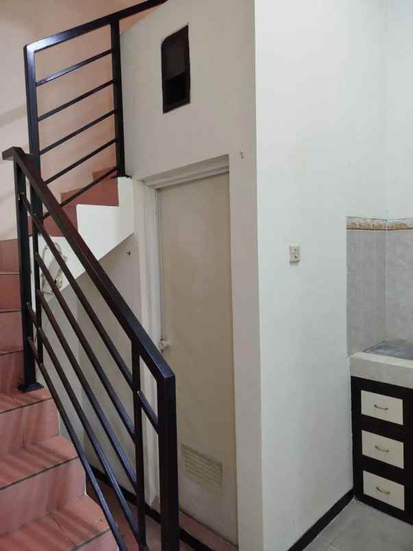 disewakan rumah setro