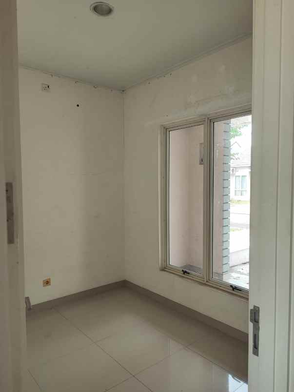 disewakan rumah suvarna sutera pasar kemis