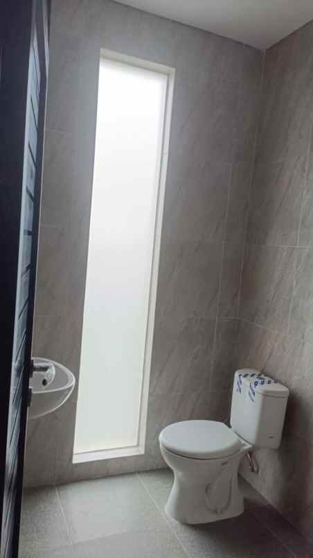 disewakan rumah waru