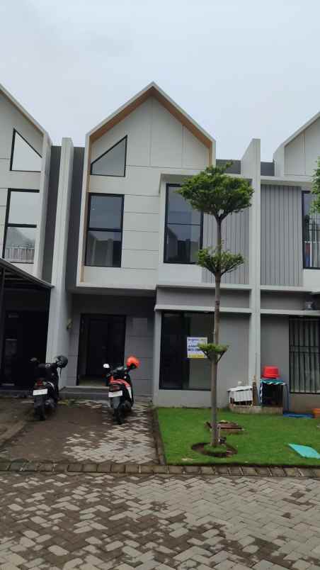 eastern park pakuwon city surabaya timur min 2 tahun