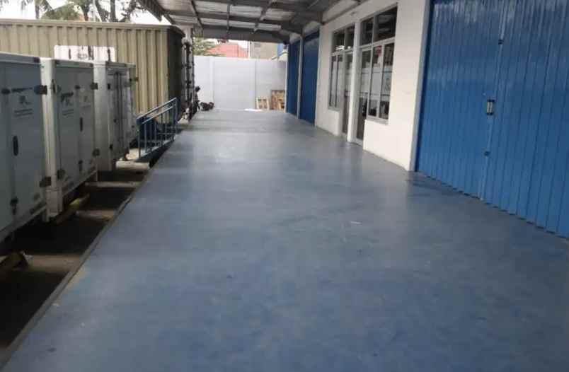 gudang dan kantor pinggir jalan di raya bekasi cakung