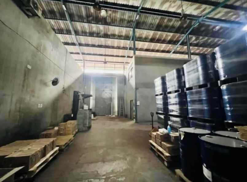 gudang murah pinggir jalan di jurumudi baru tangerang