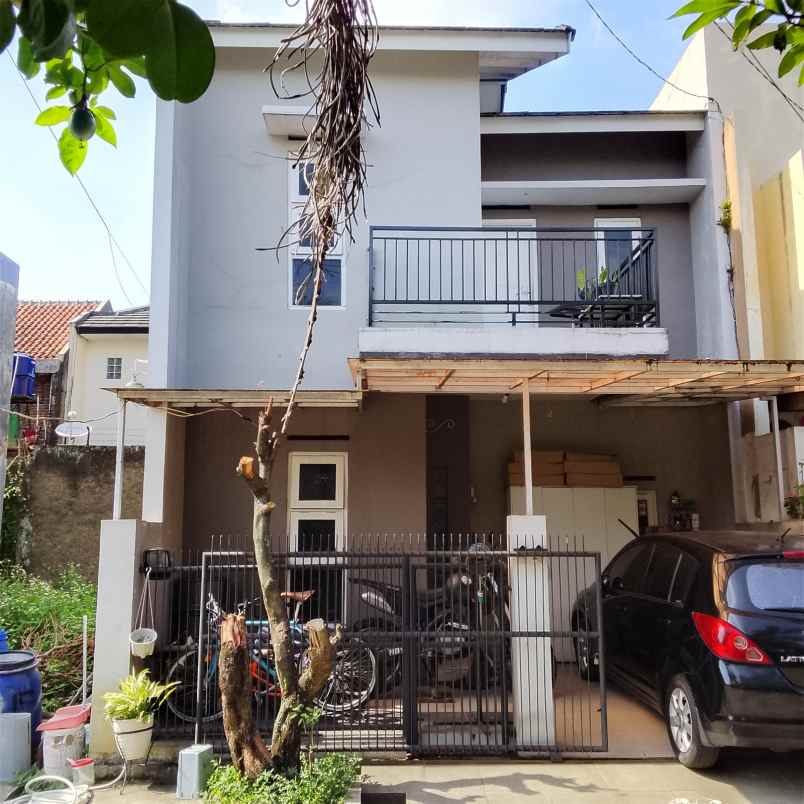 jual cepat rumah dua lantai di permata indah arcamanik