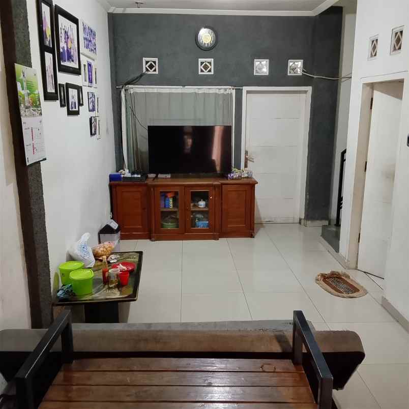 jual cepat rumah dua lantai di permata indah arcamanik