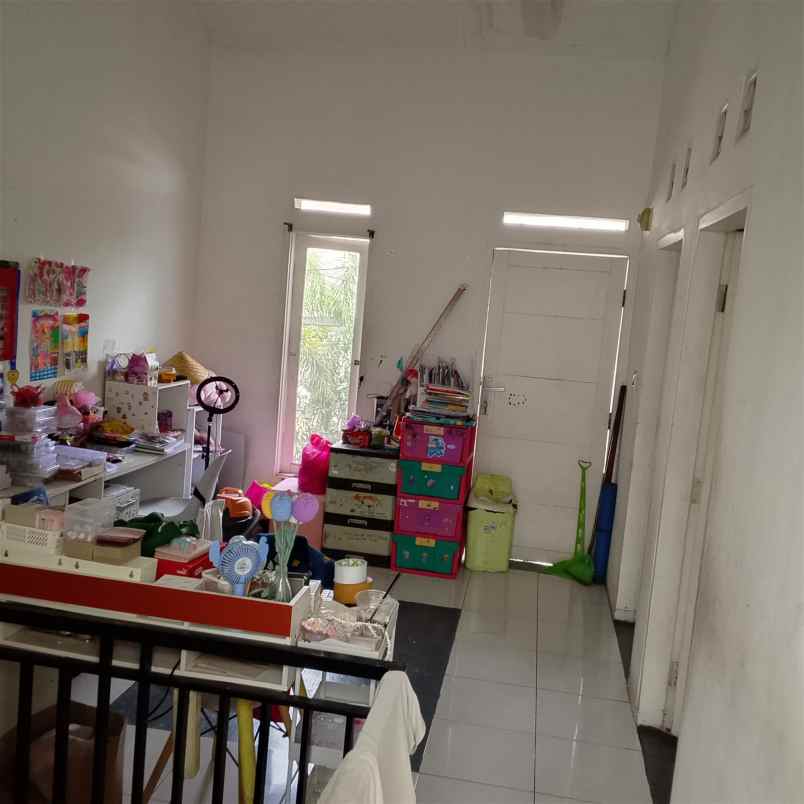 jual cepat rumah dua lantai di permata indah arcamanik