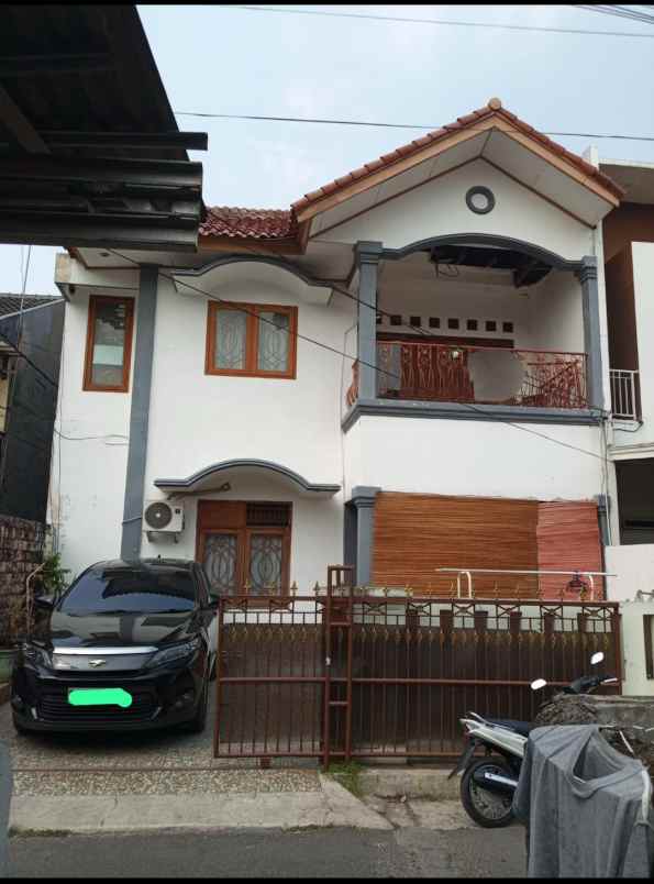 jual rumah 2 lantai hook di lenteng agung jagakarsa
