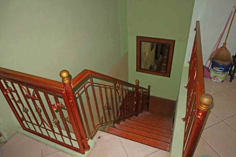 jual rumah 2 lantai hook di lenteng agung jagakarsa