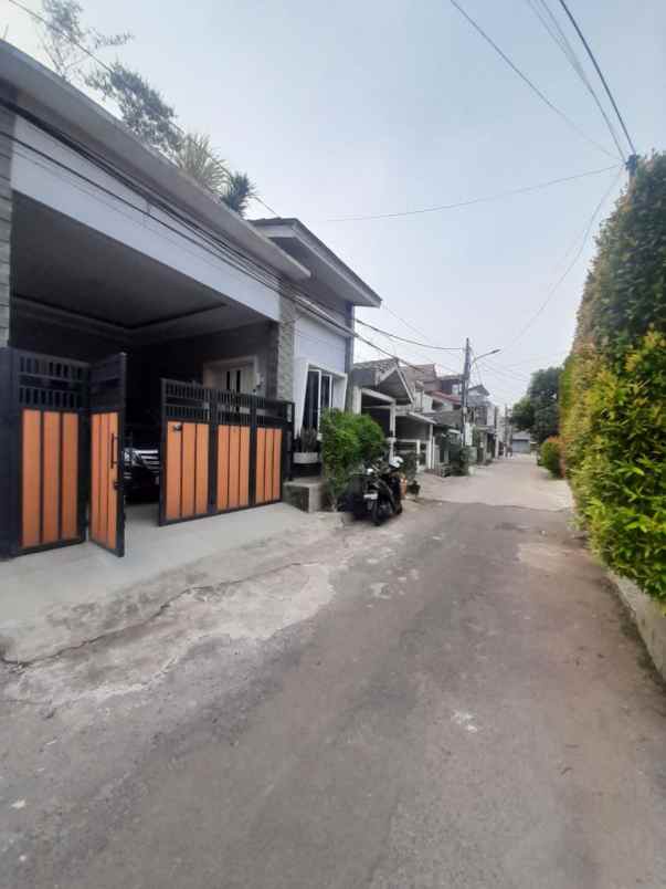 jual rumah dalam komplek di jatiwaringin