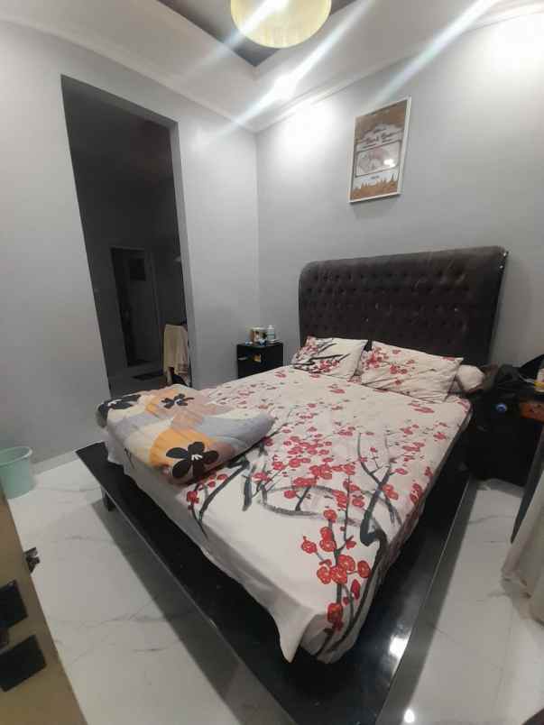 jual rumah dalam komplek di jatiwaringin