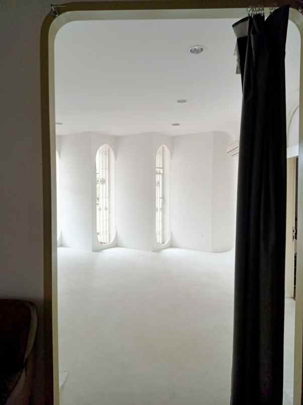 jual rumah kav dki meruya utara jak bar