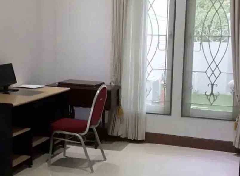 jual rumah mewah bagus shm di manyarrejo kota surabaya