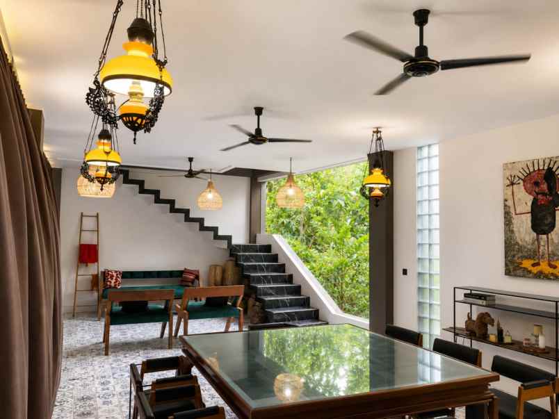 jual rumah mewah komplek full furnished strategis