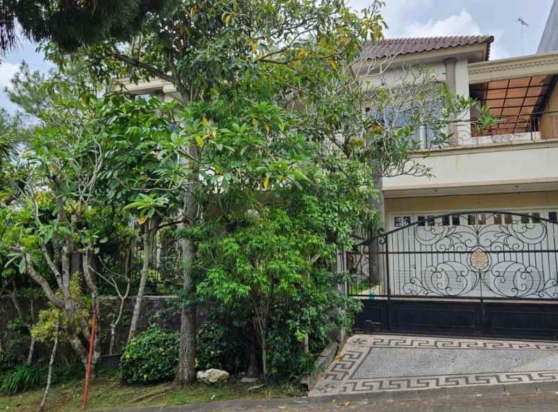 jual rumah mewah luas area villa puncak tidar malang