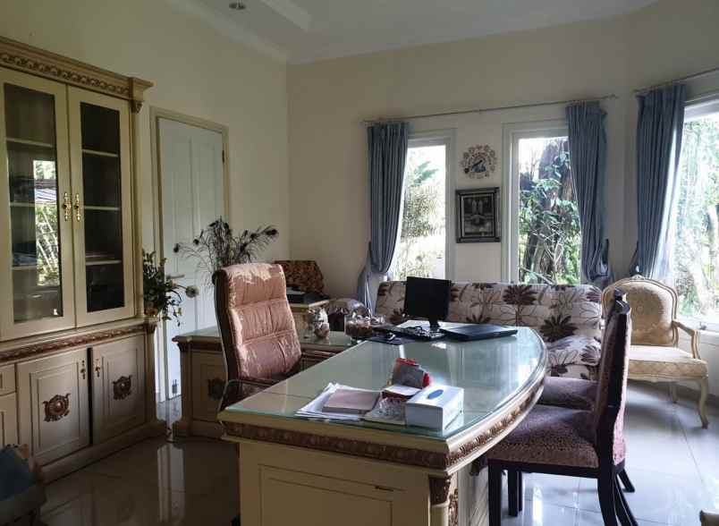 jual rumah mewah luas area villa puncak tidar malang