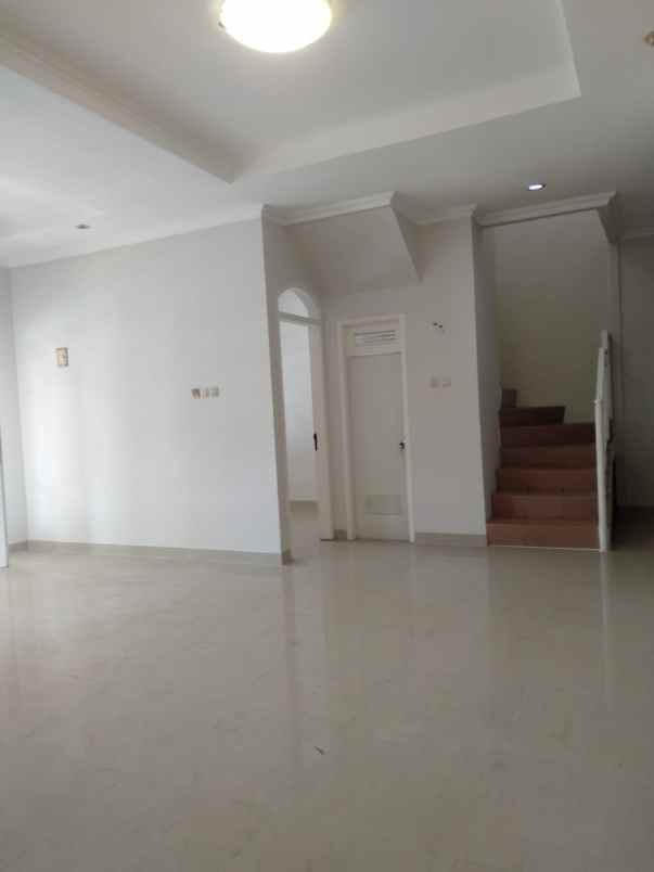 jual rumah siap huni kota wisata cibubur