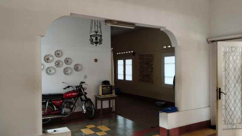 jual rumah strategis cocok untuk hotel penginapan ruko