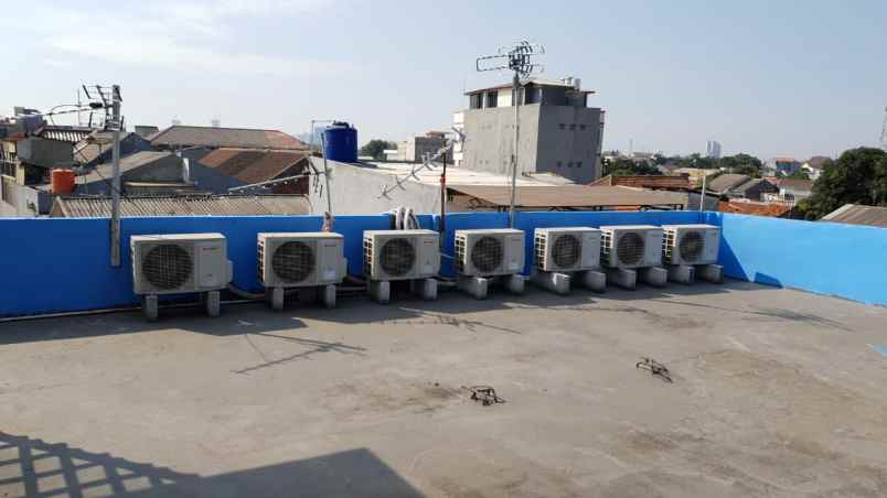 kost senen kramat jati