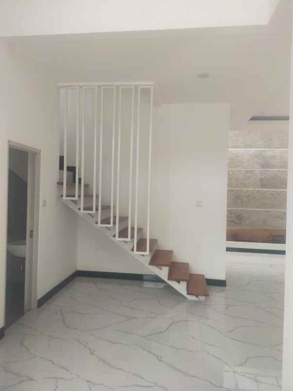 miliki rumah cakep dikota harapan indah bekasi c0119