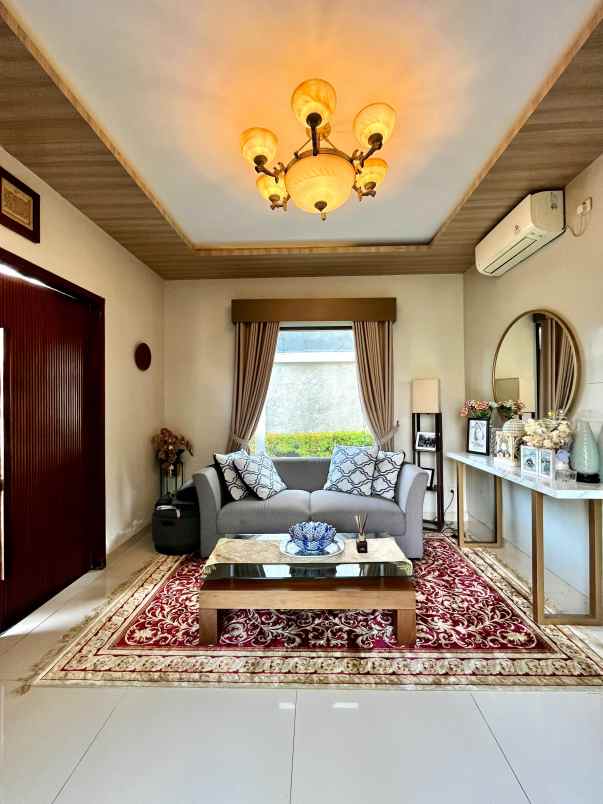 punya 9 mobil carport rumah ini muat semua