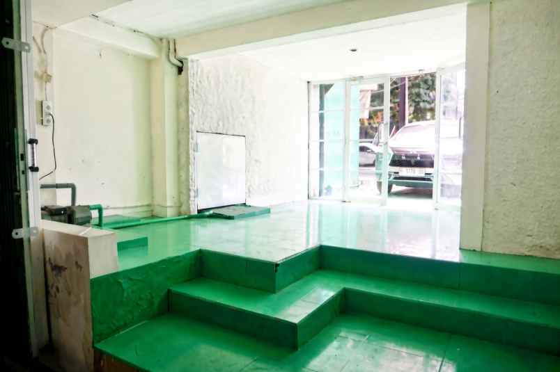 ruko 3 lantai strategis depan pintu masuk kampus undip