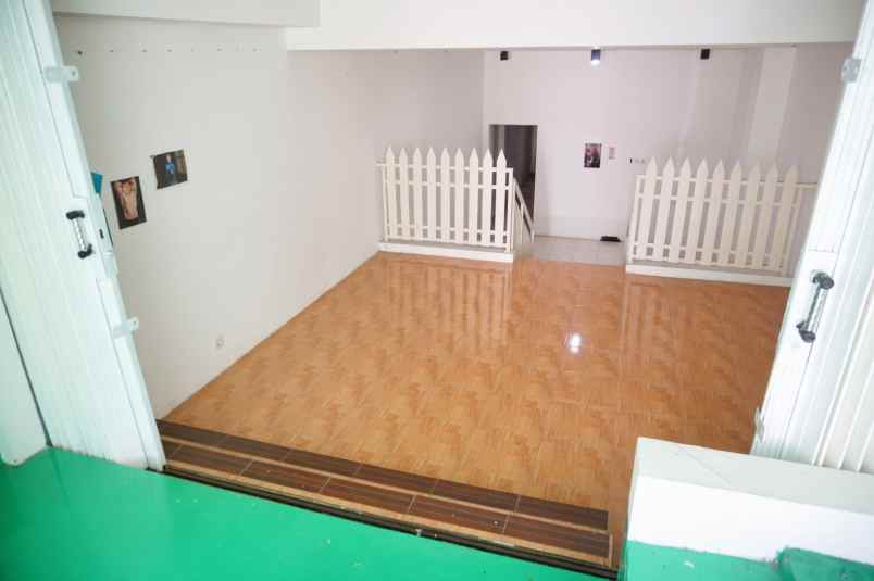 ruko 3 lantai strategis depan pintu masuk kampus undip