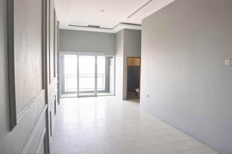 ruko 3 lantai strategis depan pintu masuk kampus undip