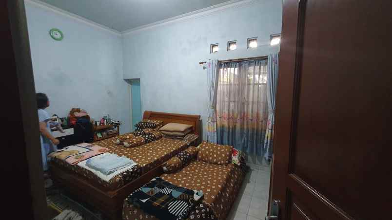 rumah 1 lantai di jalan deme gatot subroto bandung