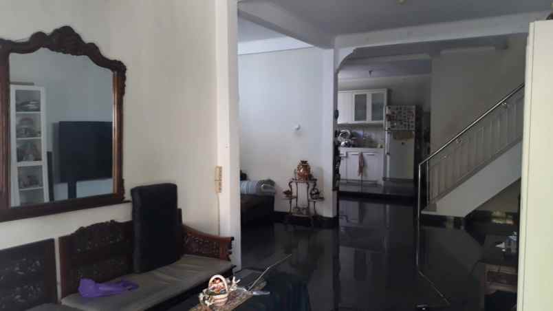 rumah 2 5 lantai hook di antapani ada rooftop