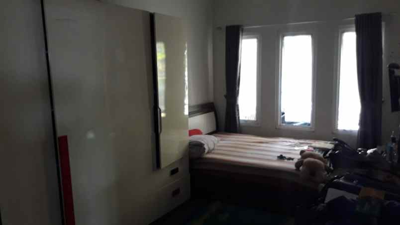 rumah 2 5 lantai hook di antapani ada rooftop