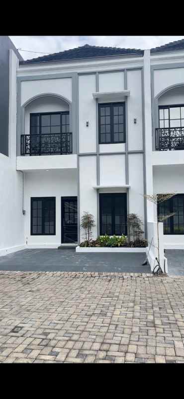 rumah 2 lantai 600 jutaan lokasi cemorokandang